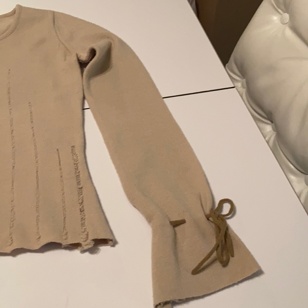 Small Sweater - Picture 3 of 8